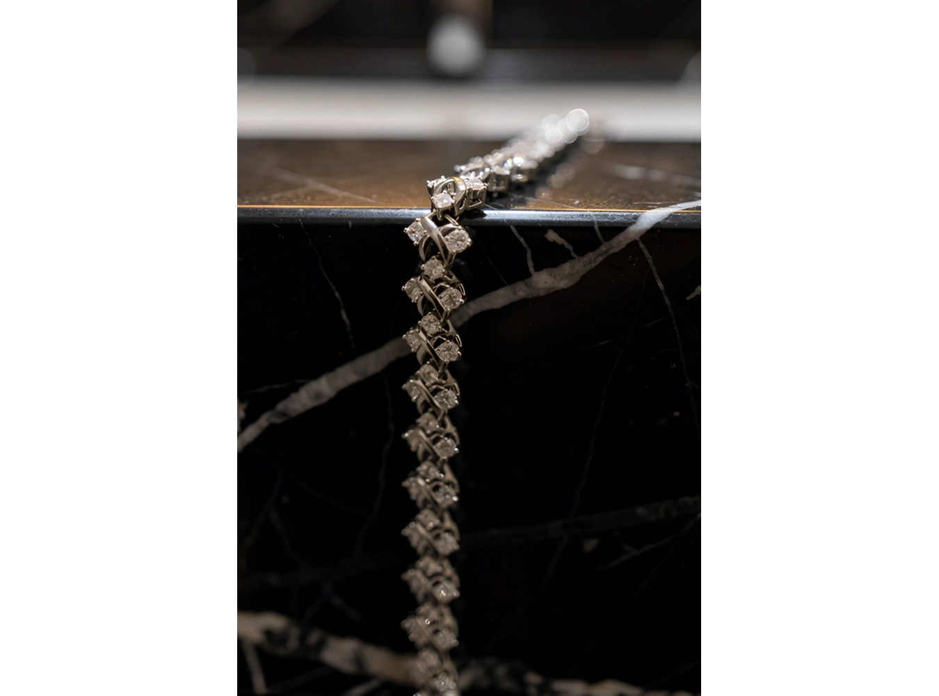 Gümüş Renk Taş Detaylı 14K Altın Kaplama CM Zincir Bileklik