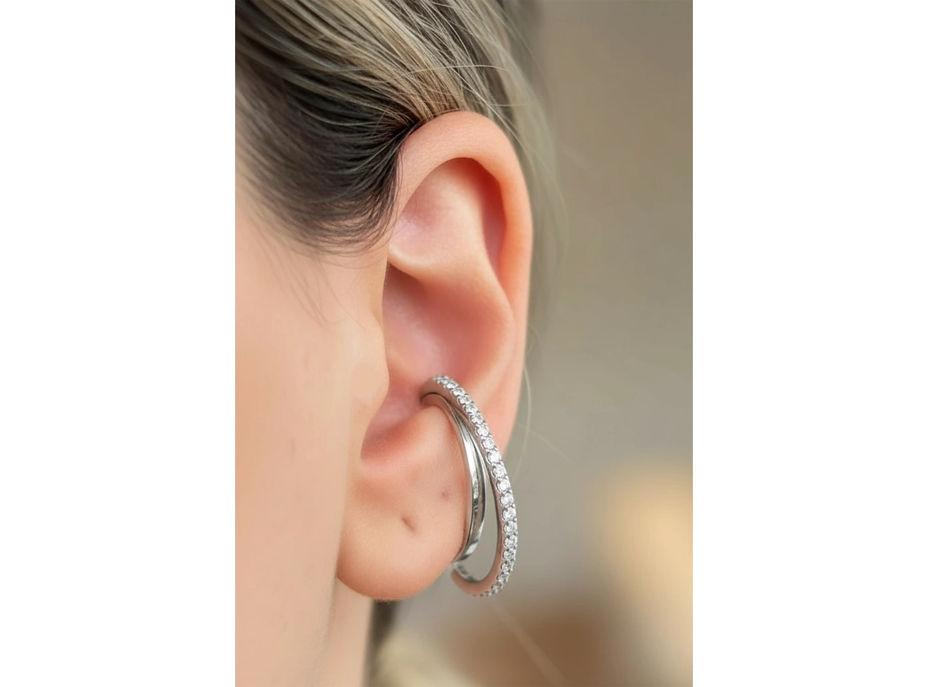 Gümüş Renk Taş Detaylı 14K Altın Kaplama TX Ear Cuff (Tek)