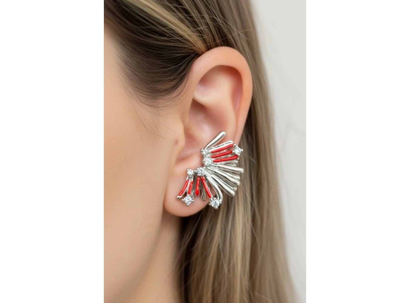 Gümüş Renk Taş Detaylı 14K Altın Kaplama TX Ear Cuff (Tek)