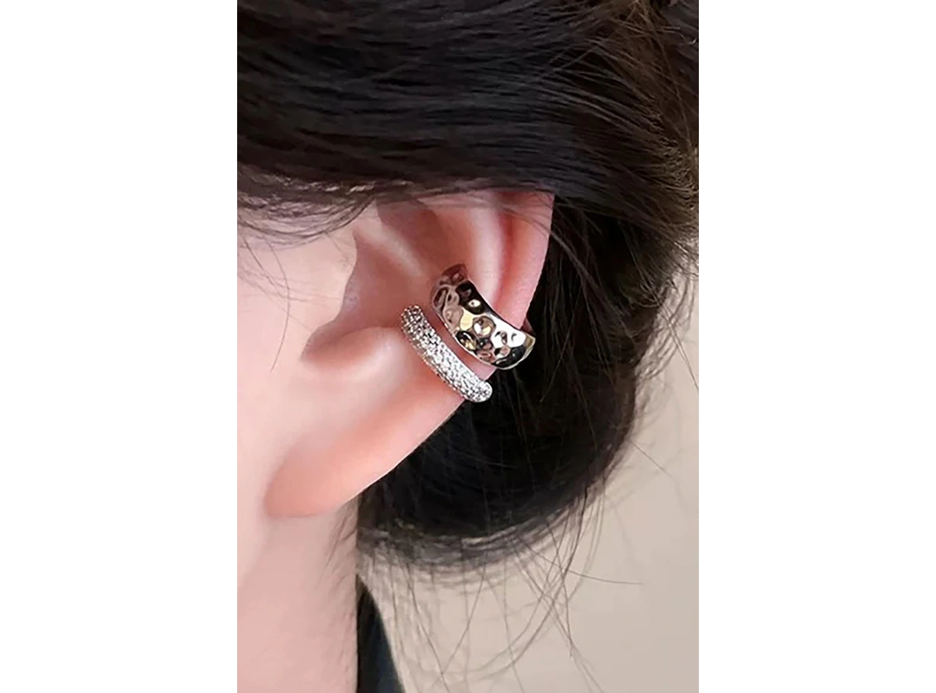 Gümüş Renk Taş Detaylı 14K Altın Kaplama TX Ear Cuff (Tek)