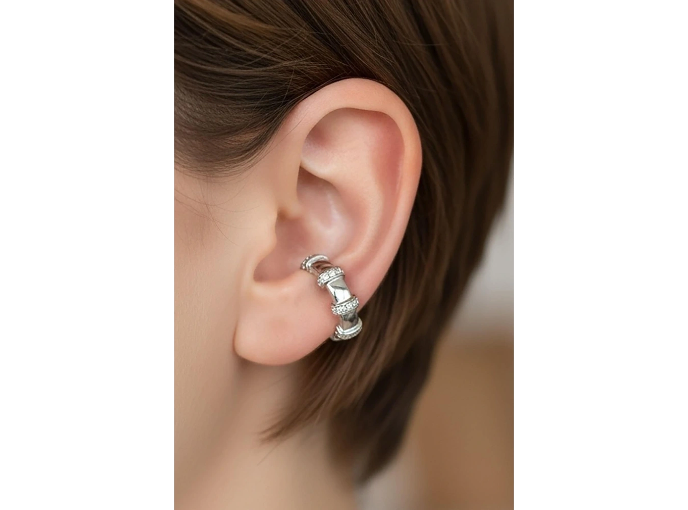 Gümüş Renk Taş Detaylı 14K Altın Kaplama TX Ear Cuff (Tek)