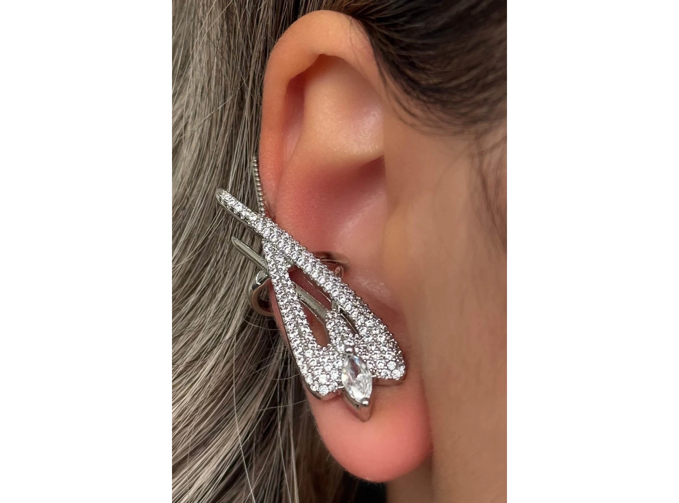 Gümüş Renk Taş Detaylı 14K Altın Kaplama TX Kulak Aksesuarı (Tek)