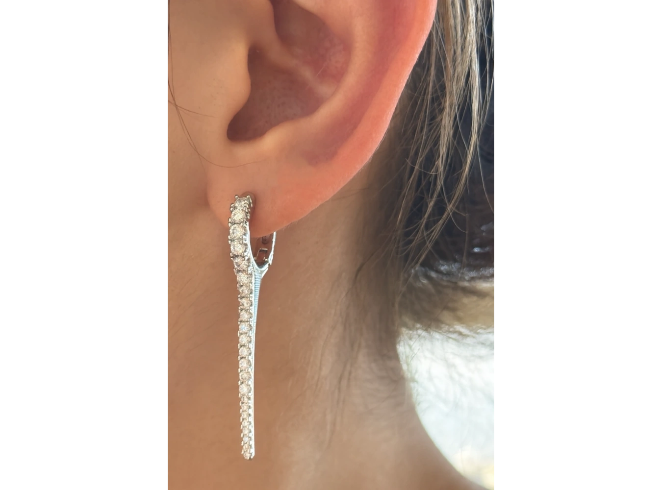 Gümüş Renk Taş Detaylı 14K Altın Kaplama TX Küpe (Çift)