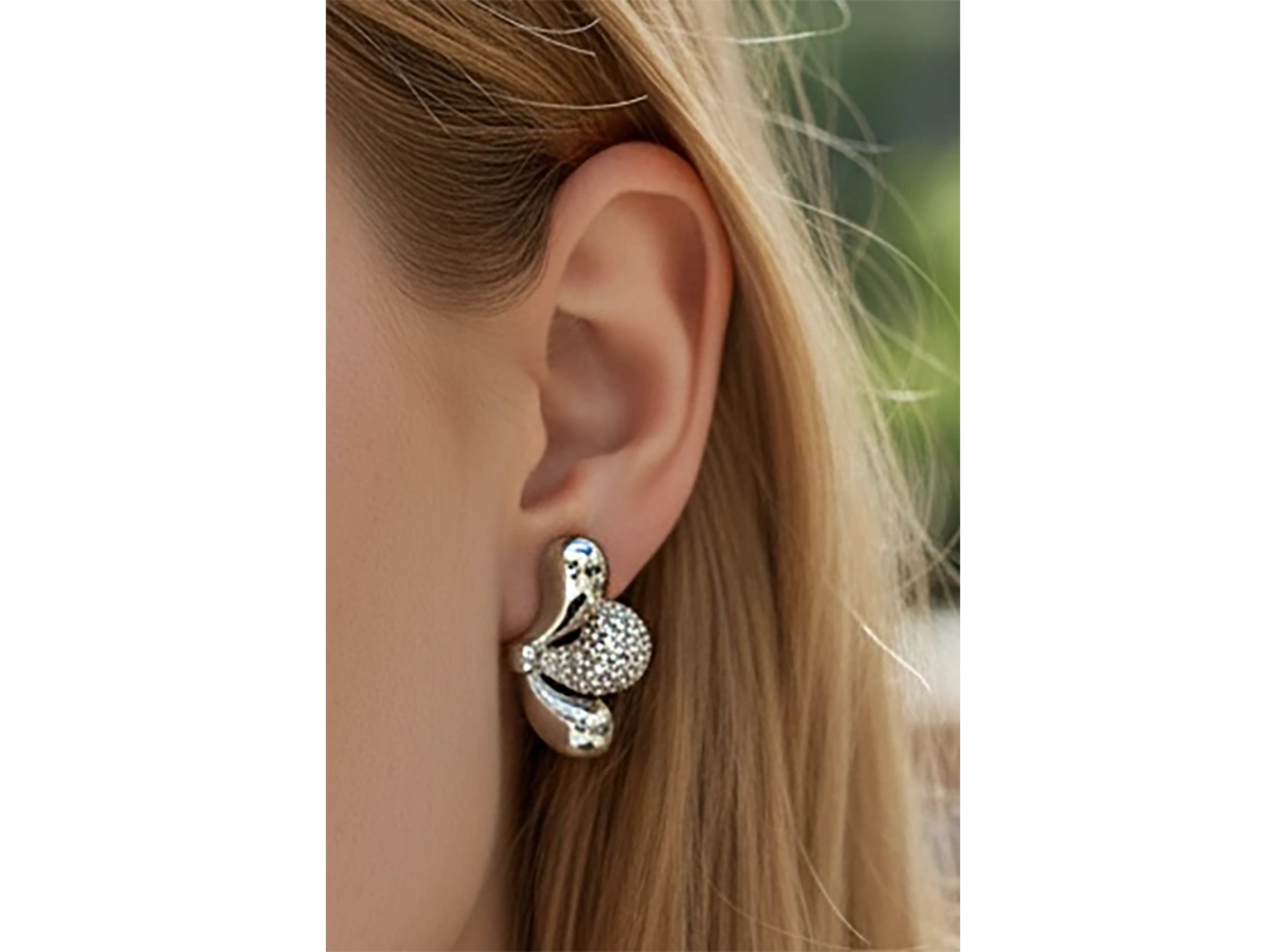 Gümüş Renk Taş Detaylı 14K Altın Kaplama TX Küpe (Çift)