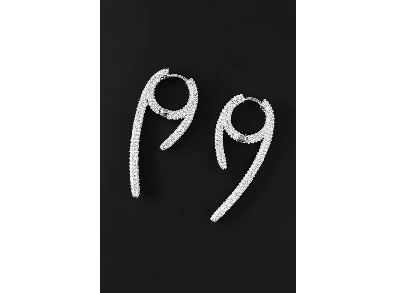 Gümüş Renk Taş Detaylı 14K Altın Kaplama TX Küpe (Çift)