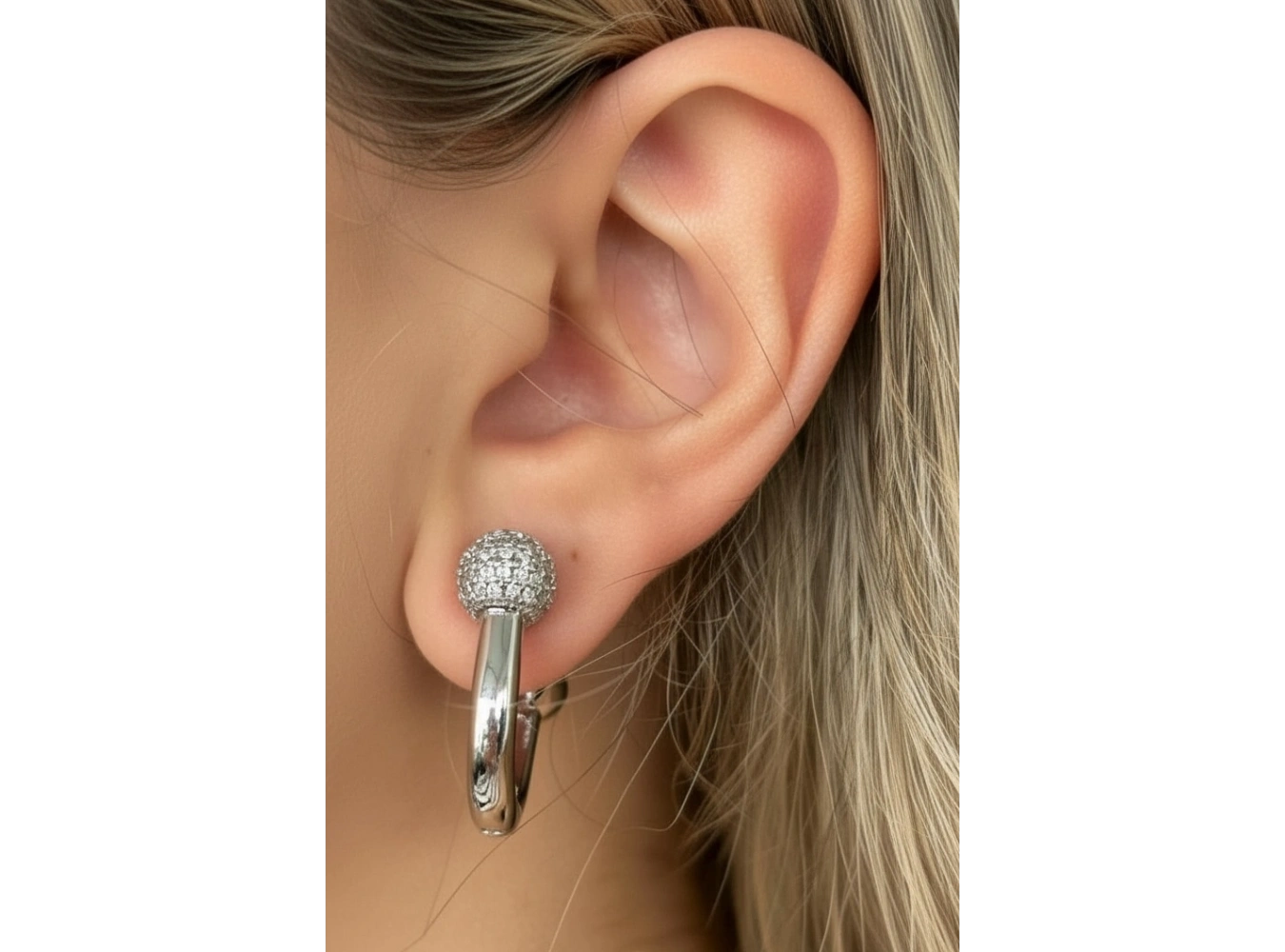 Gümüş Renk Taş Detaylı 14K Altın Kaplama TX Küpe (Çift)