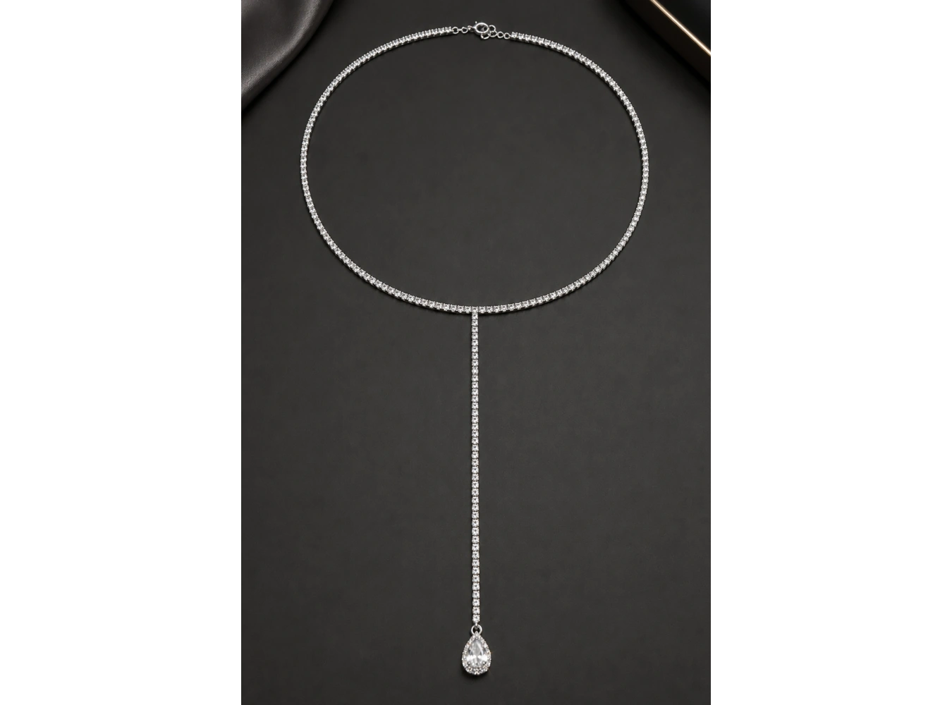 Gümüş Renk Taş Detaylı 14K Altın Kaplama Vip Choker Kolye