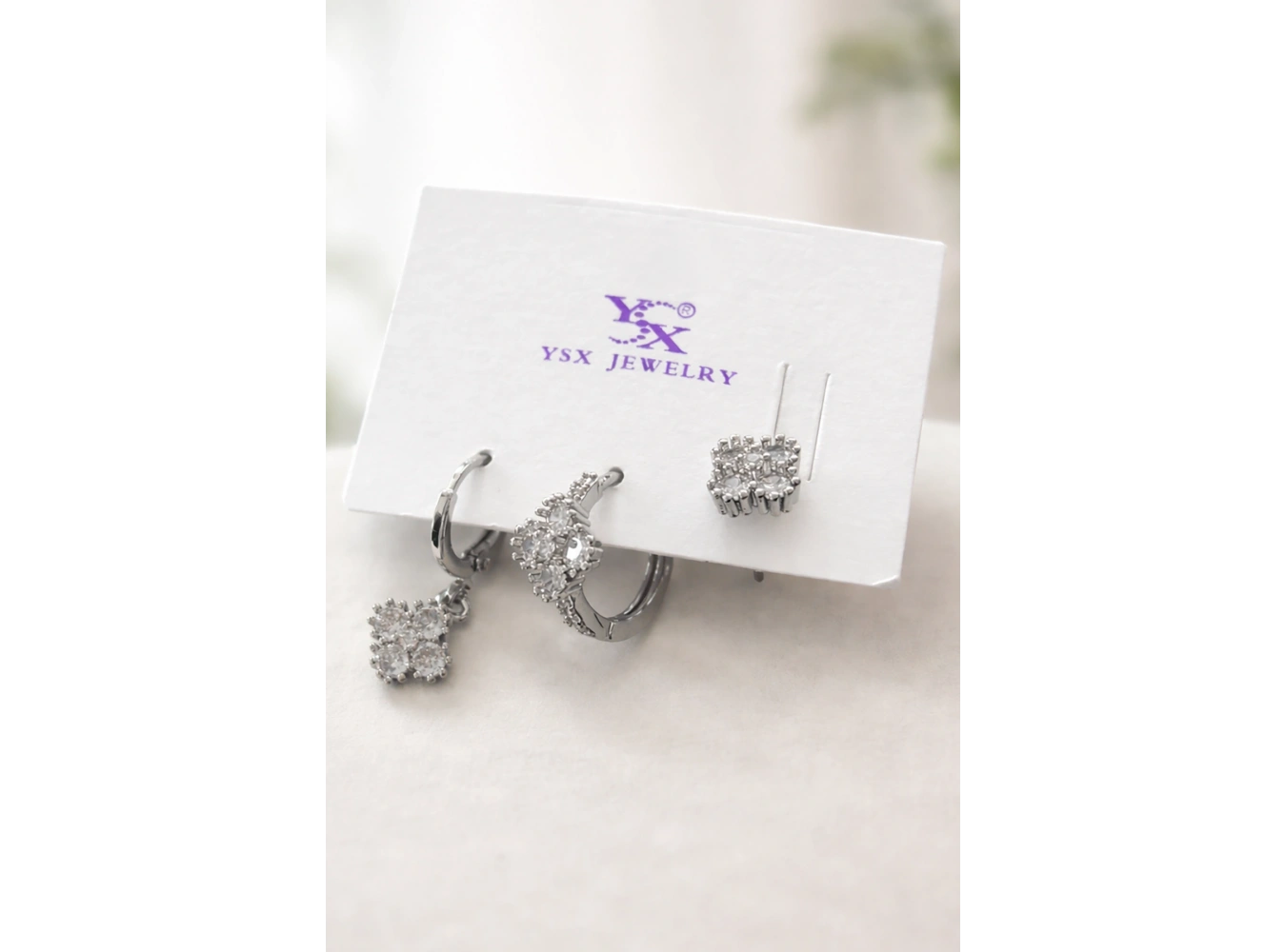 Gümüş Renk Taş Detaylı 3lü YSX Küpe Set