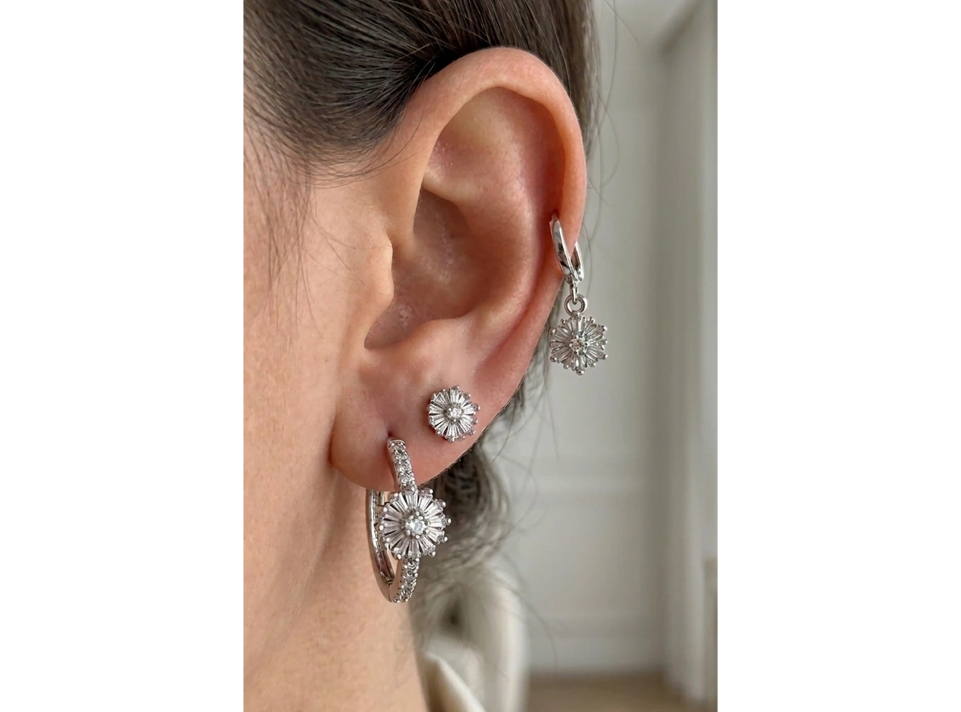 Gümüş Renk Taş Detaylı 3lü YSX Küpe Set