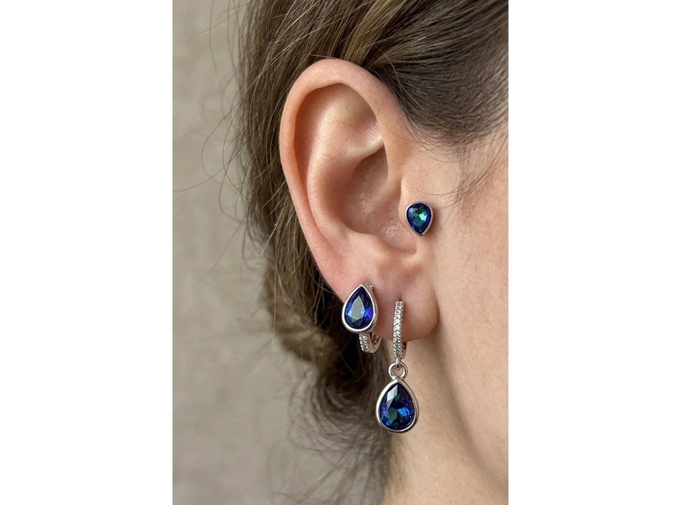 Gümüş Renk Taş Detaylı 3lü YSX Küpe Set