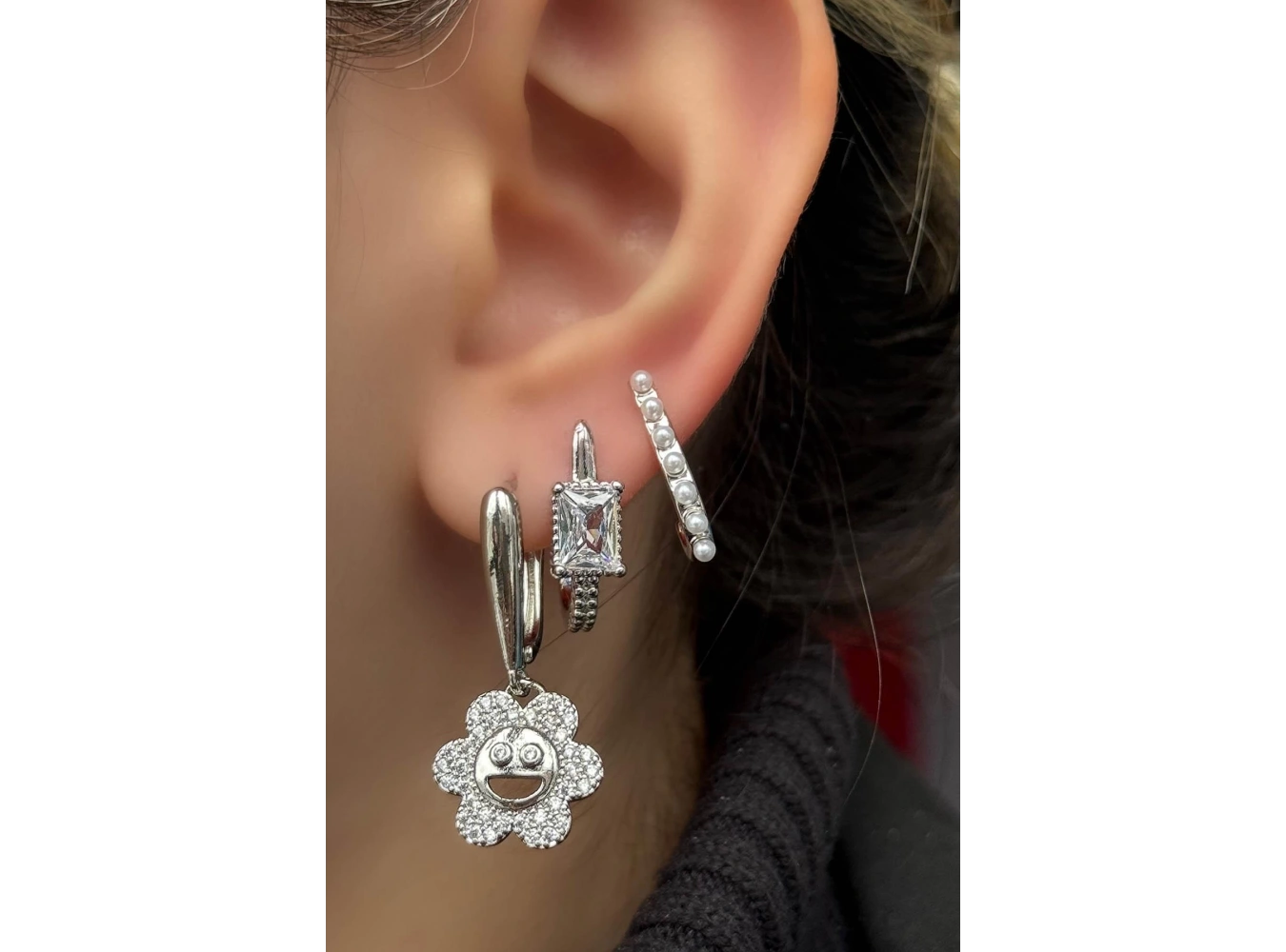 Gümüş Renk Taş Detaylı 3lü YSX Küpe Set