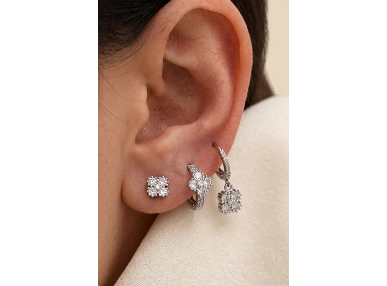 Gümüş Renk Taş Detaylı 3lü YSX Küpe Set