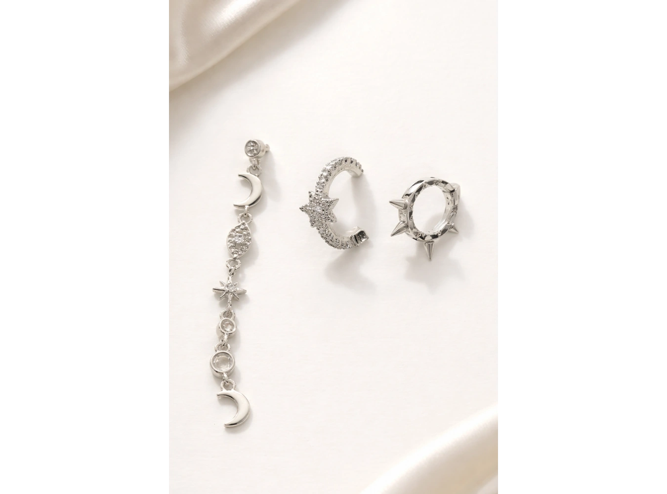 Gümüş Renk Taş Detaylı 3lü YSX Küpe Set