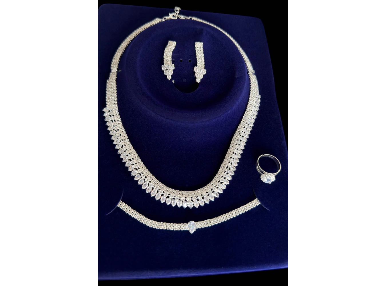 Gümüş Renk Taş Detaylı 4lü Abiye Set