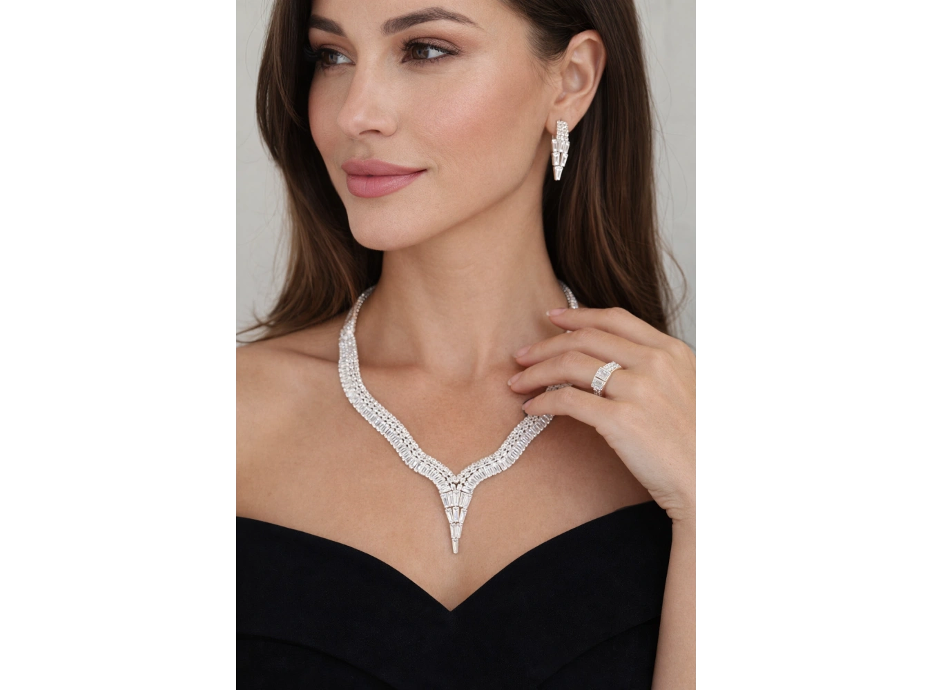 Gümüş Renk Taş Detaylı 4lü Abiye Set