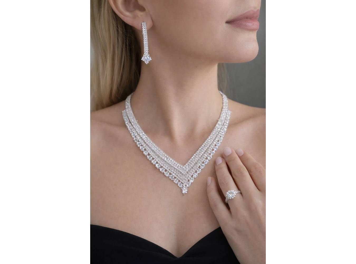 Gümüş Renk Taş Detaylı 4lü Abiye Set