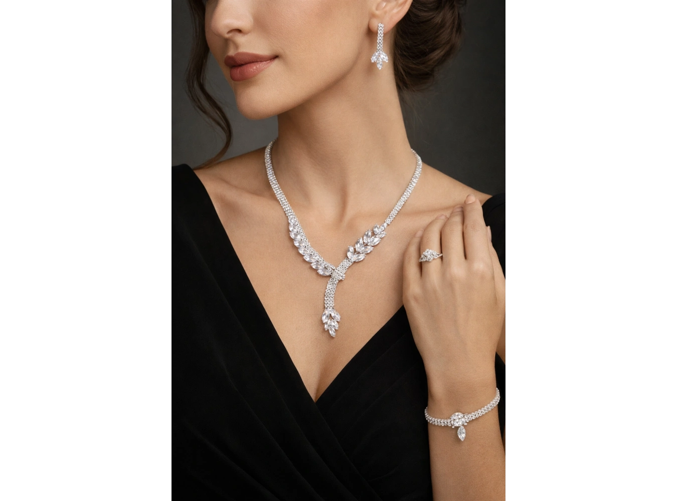 Gümüş Renk Taş Detaylı 4lü Abiye Set