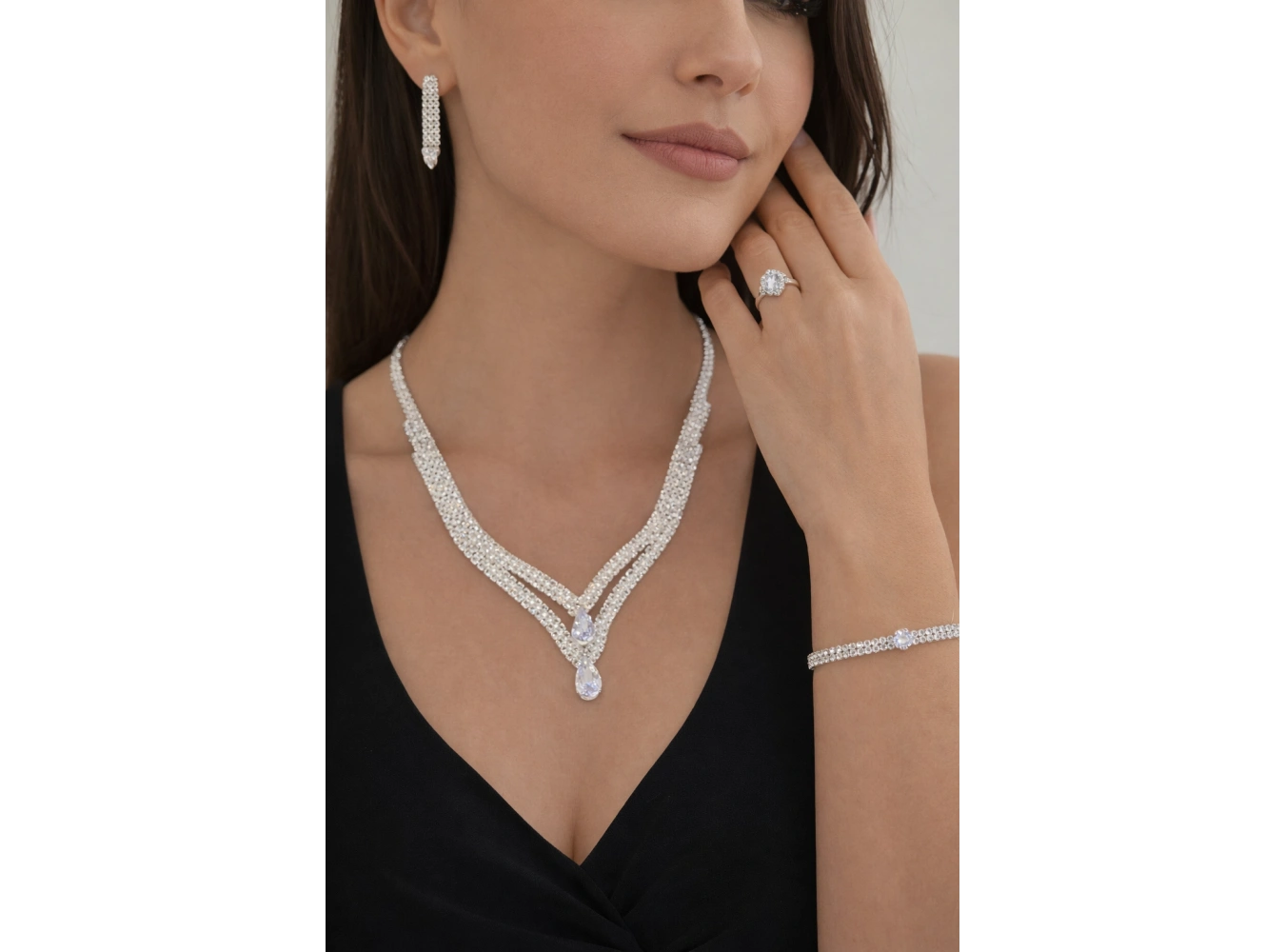 Gümüş Renk Taş Detaylı 4lü Abiye Set