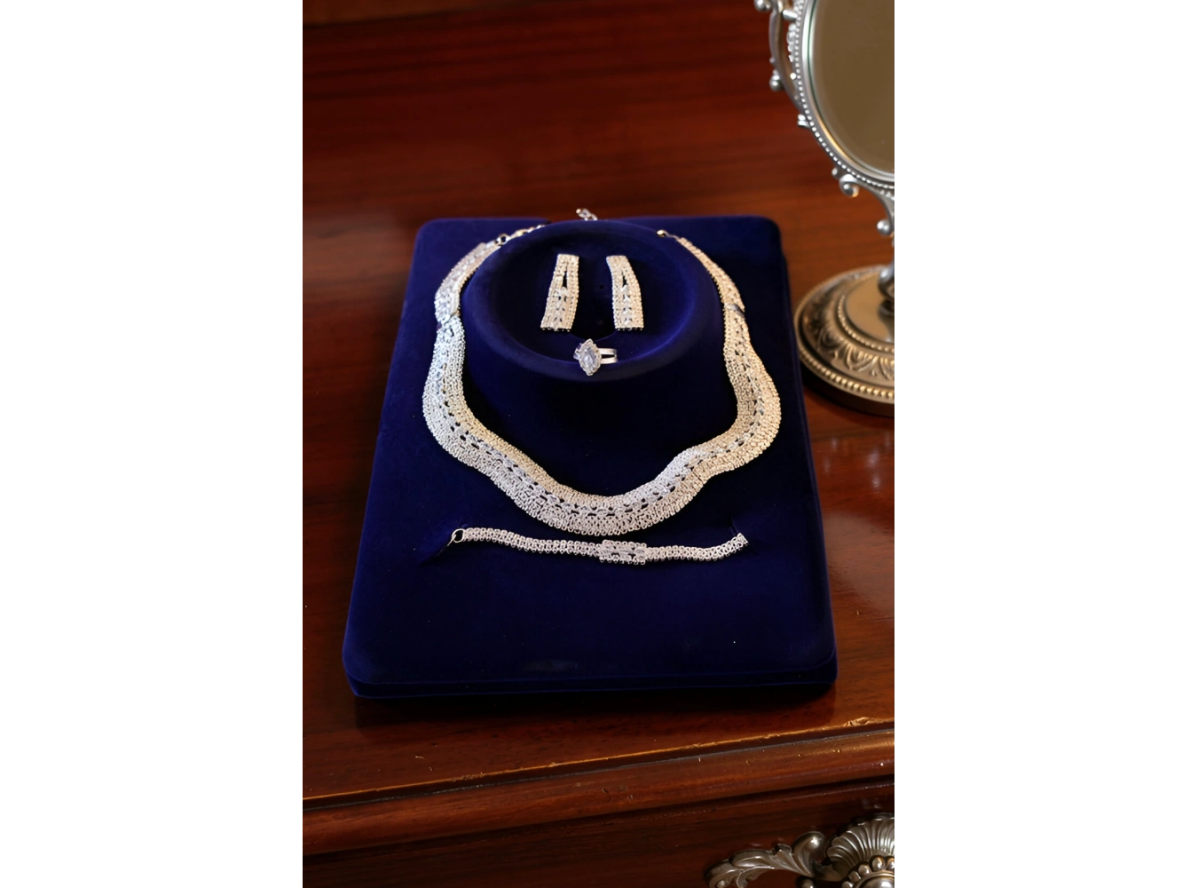 Gümüş Renk Taş Detaylı 4lü Abiye Set