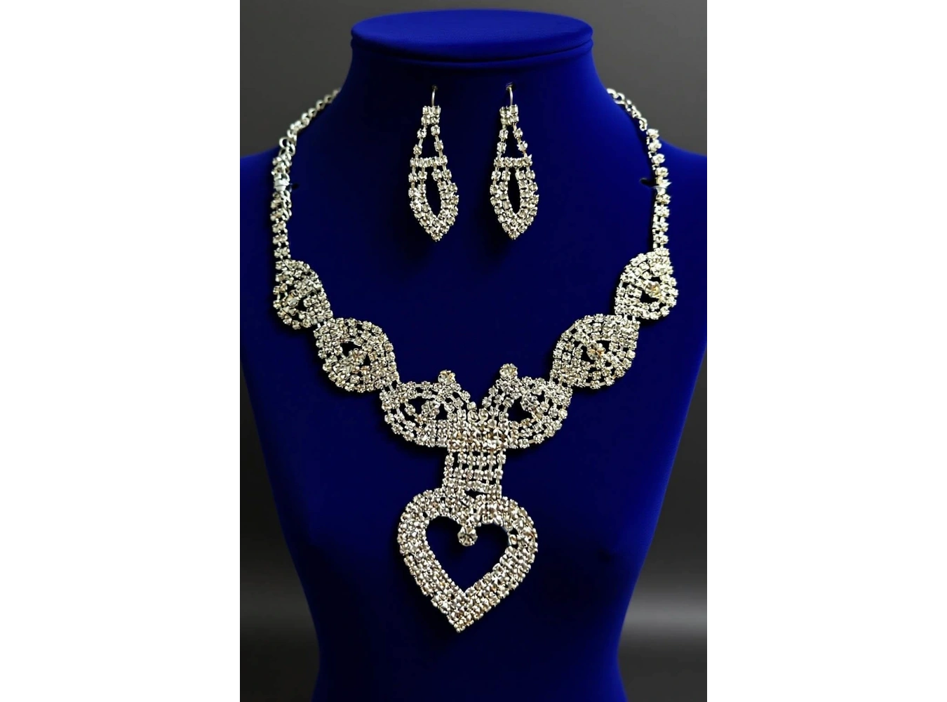 Gümüş Renk Taş Detaylı 4lü Abiye Set