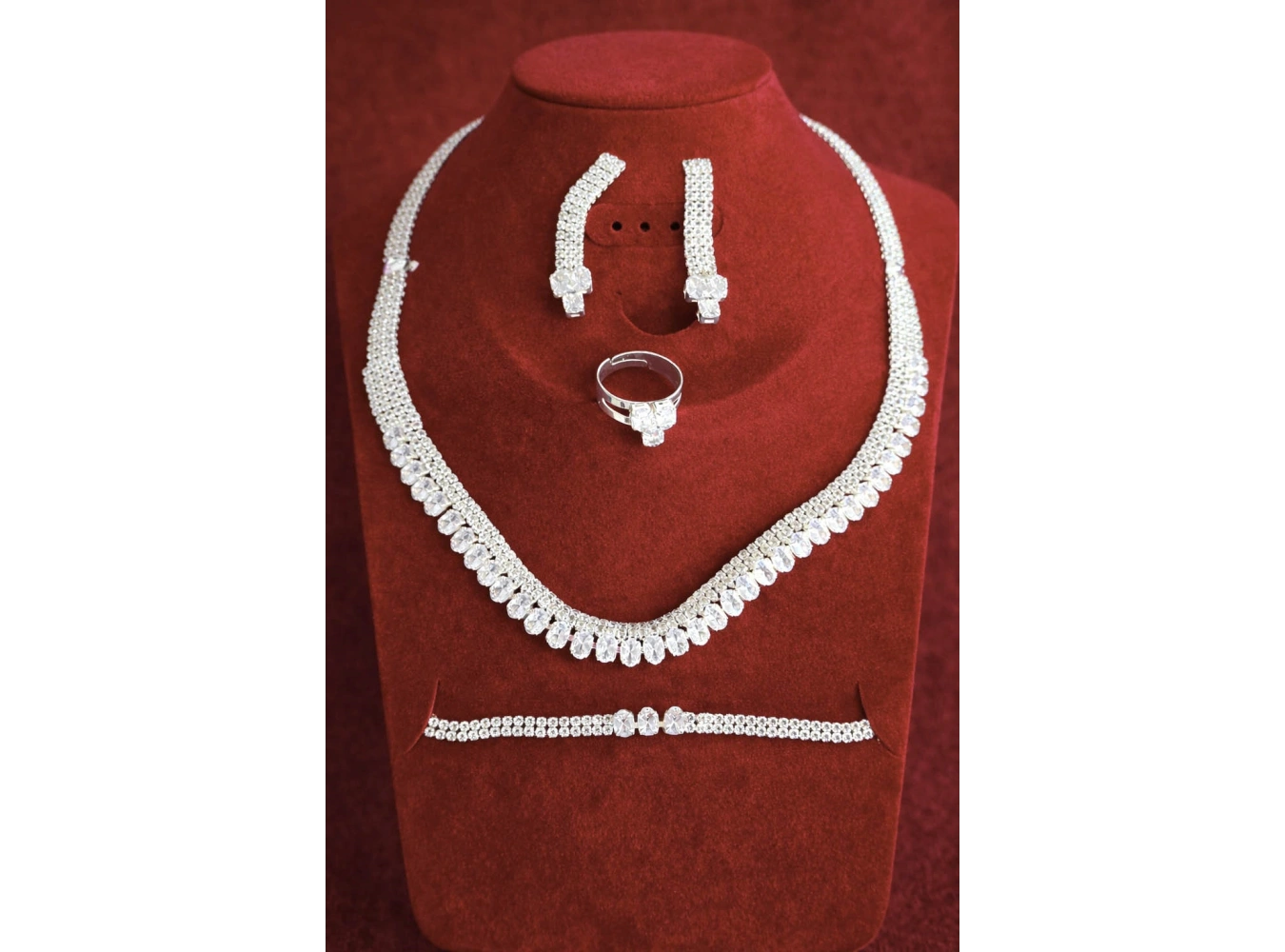 Gümüş Renk Taş Detaylı 4lü Abiye Set