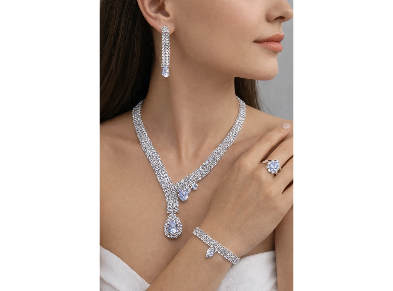 Gümüş Renk Taş Detaylı 4lü Abiye Set