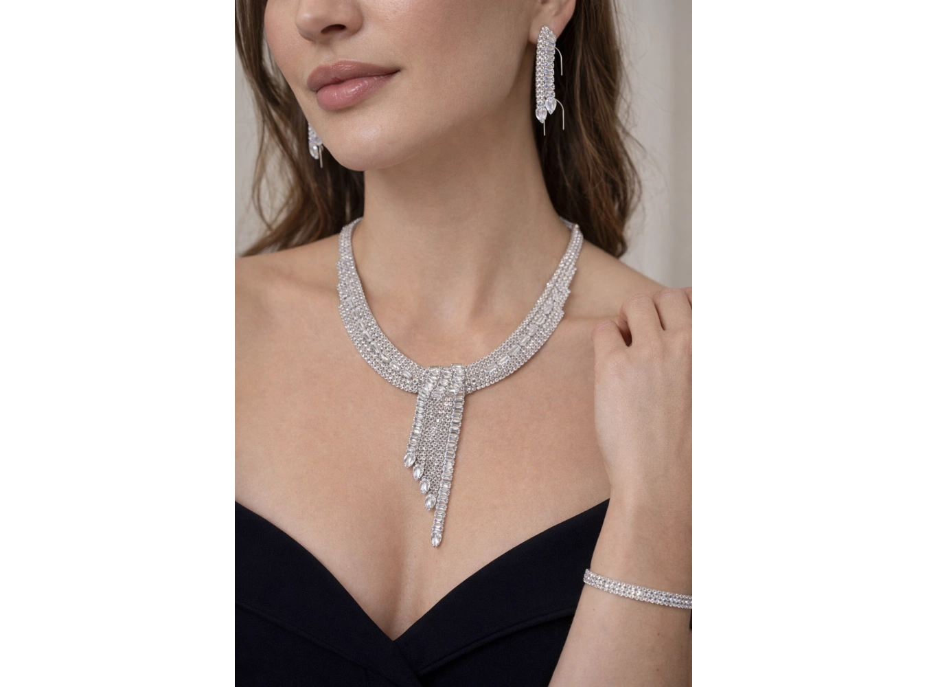 Gümüş Renk Taş Detaylı 4lü Abiye Set