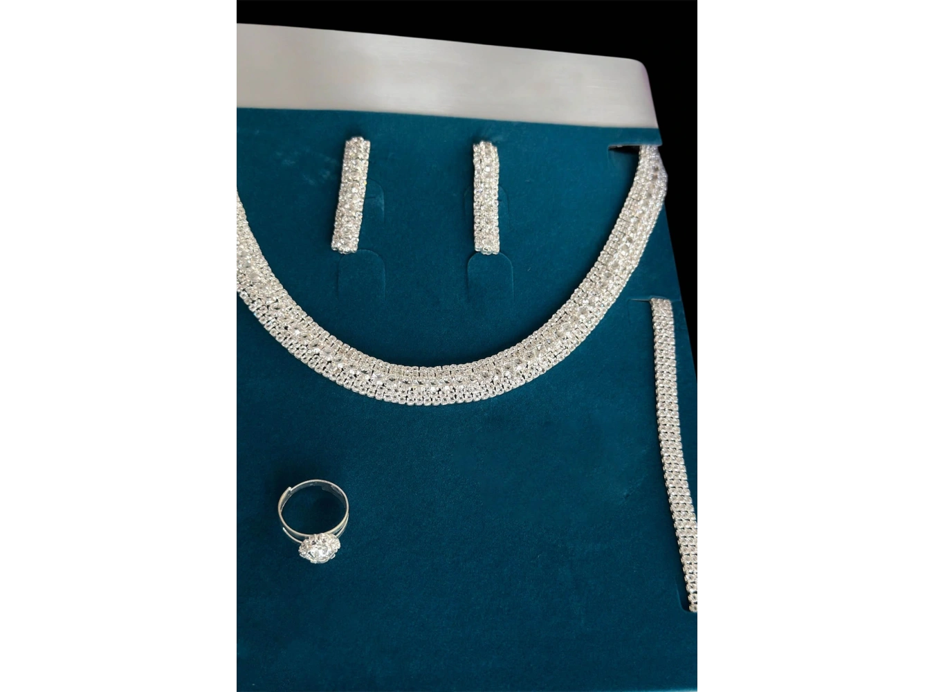 Gümüş Renk Taş Detaylı 4lü Abiye Set