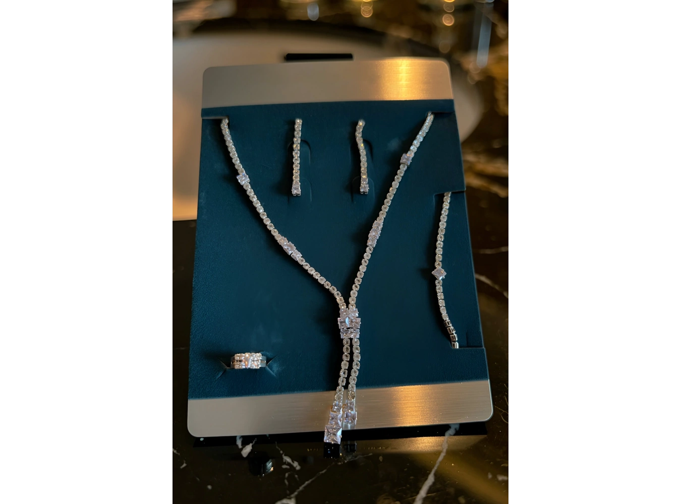 Gümüş Renk Taş Detaylı 4lü Abiye Set