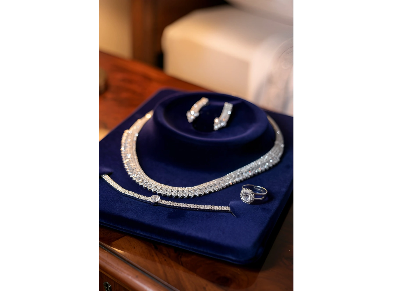 Gümüş Renk Taş Detaylı 4lü Abiye Set