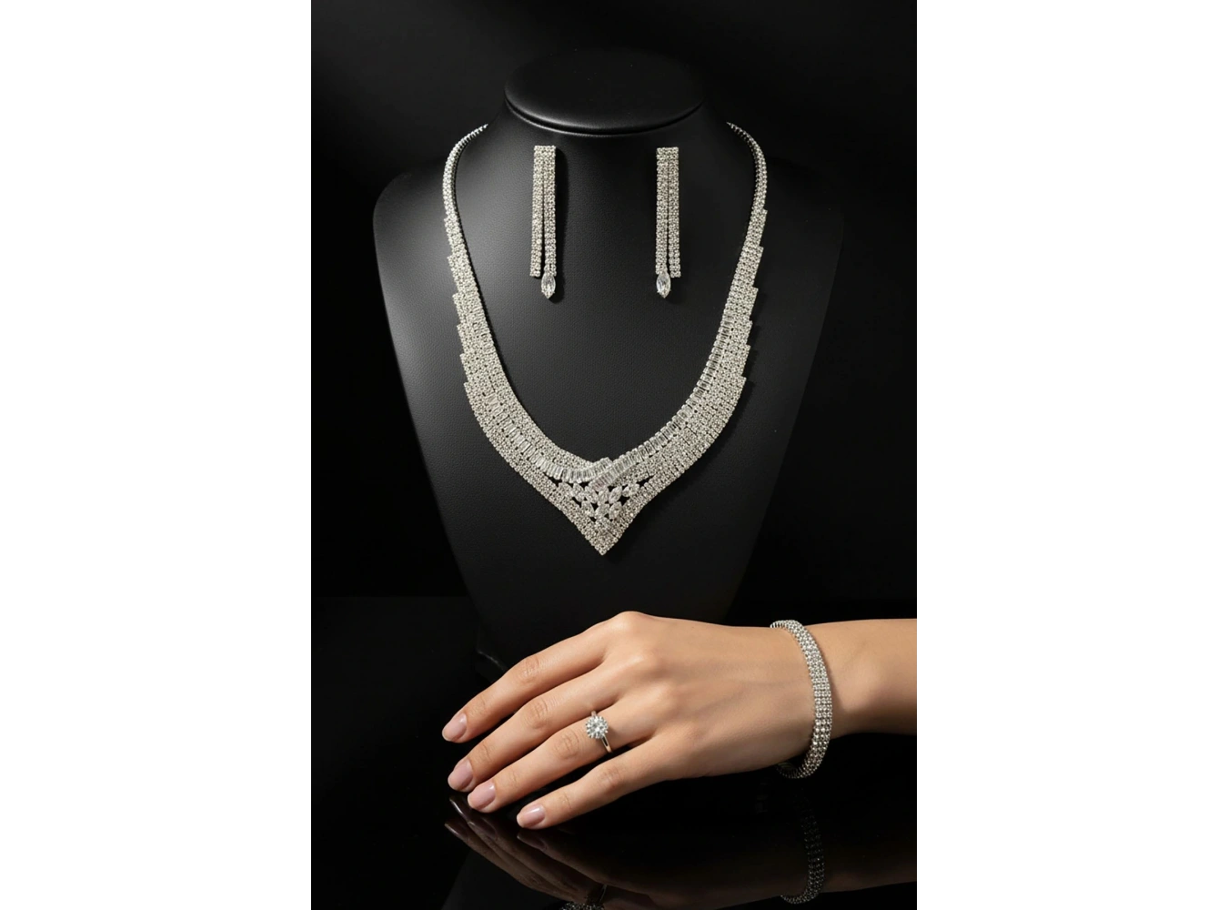 Gümüş Renk Taş Detaylı 4lü Abiye Set