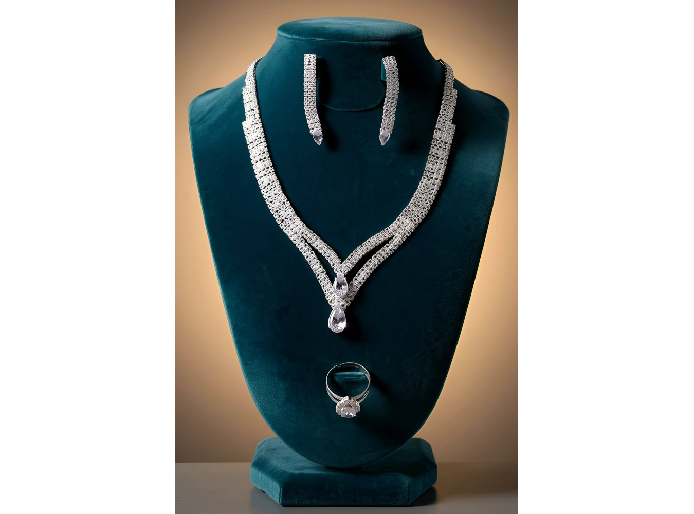 Gümüş Renk Taş Detaylı 4lü Abiye Set