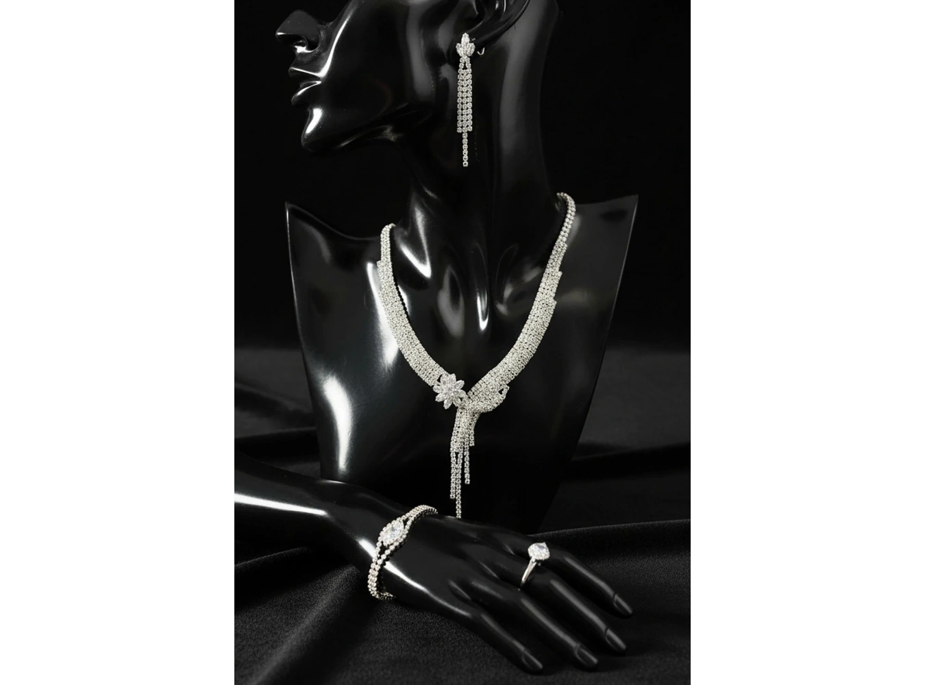 Gümüş Renk Taş Detaylı 4lü Abiye Set