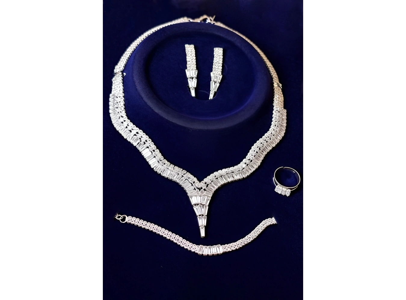 Gümüş Renk Taş Detaylı 4lü Abiye Set