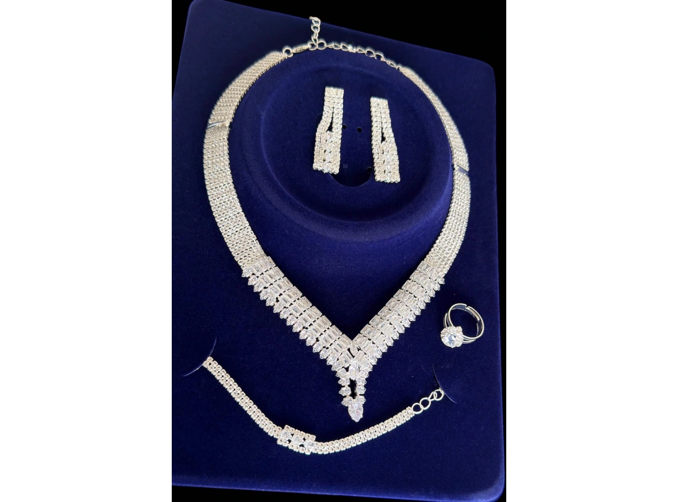 Gümüş Renk Taş Detaylı 4lü Abiye Set