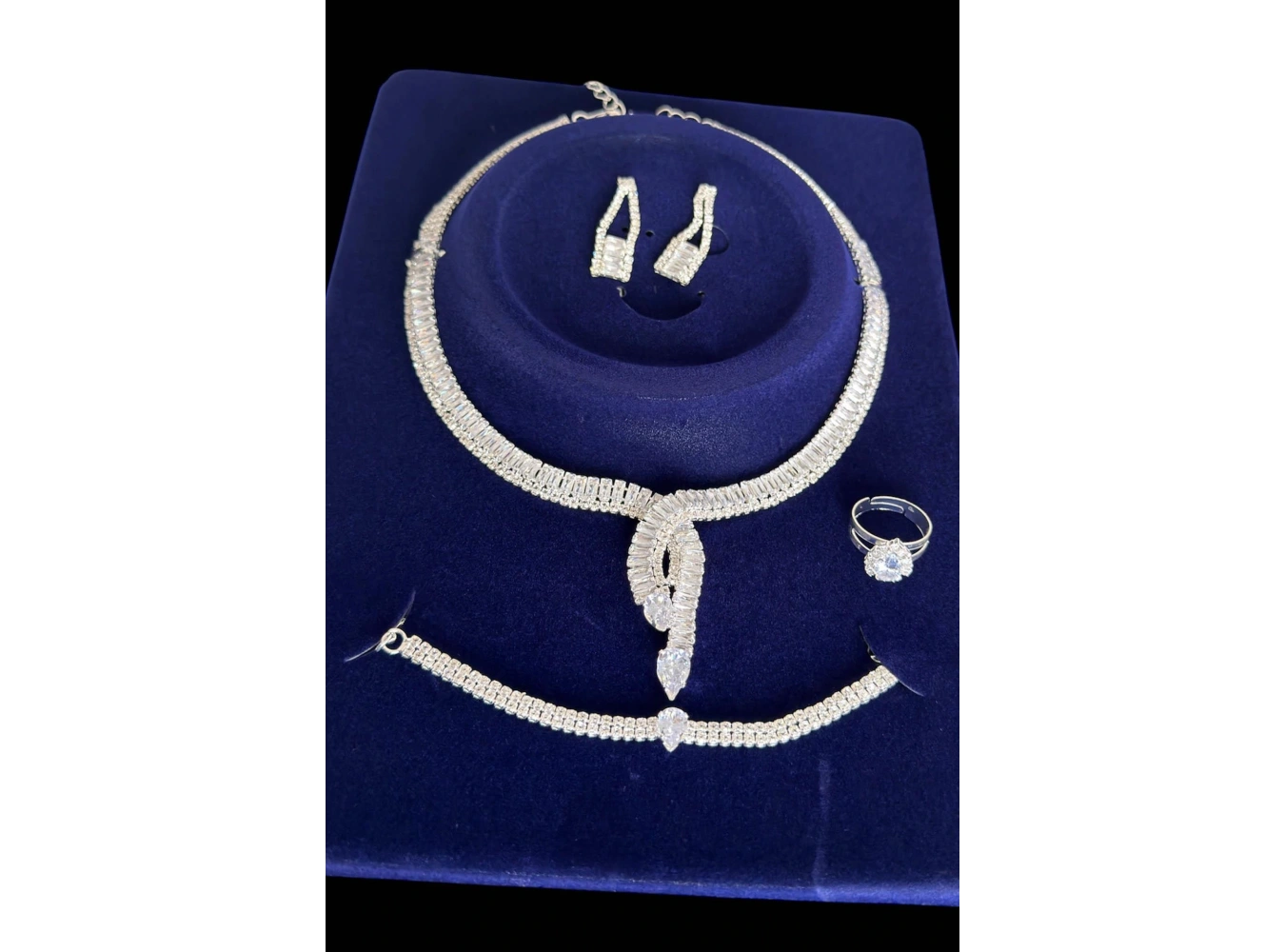 Gümüş Renk Taş Detaylı 4lü Abiye Set