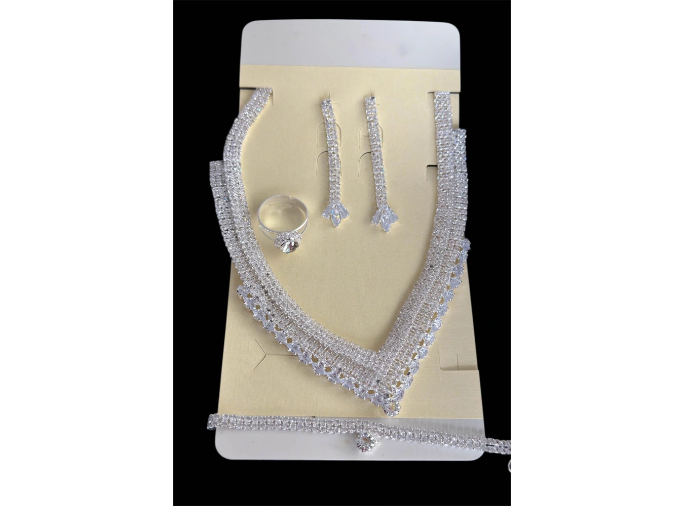 Gümüş Renk Taş Detaylı 4lü Abiye Set