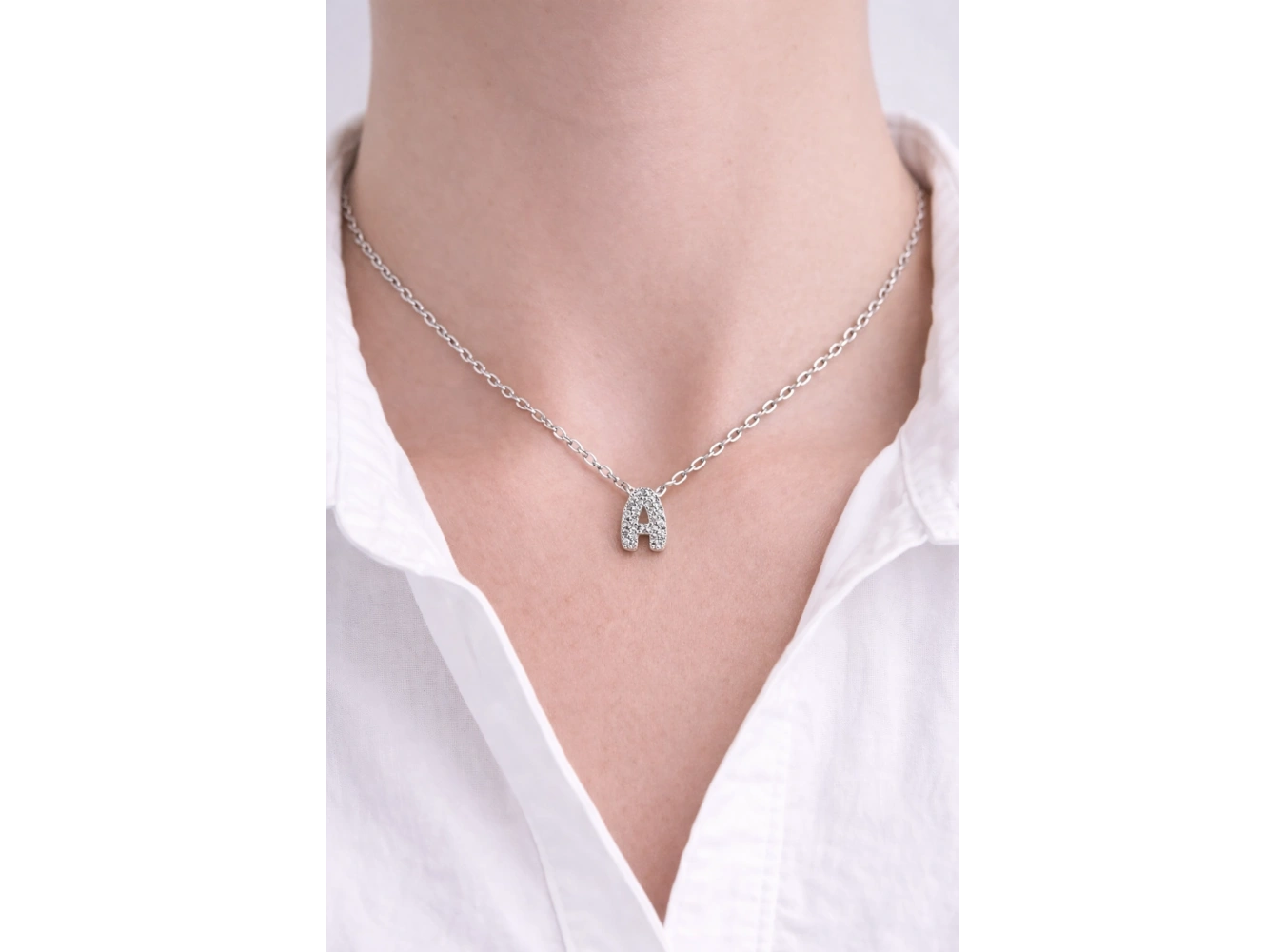 Gümüş Renk Taş Detaylı A Harfli Mini Çelik Kolye