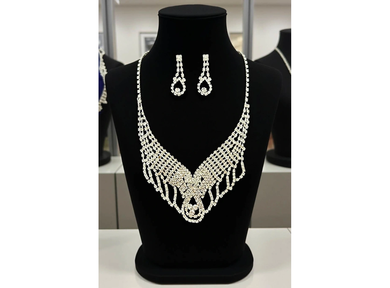 Gümüş Renk Taş Detaylı Abiye Set