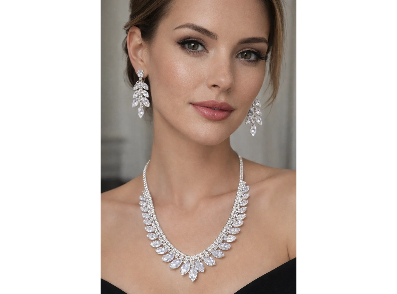 Gümüş Renk Taş Detaylı Abiye Set