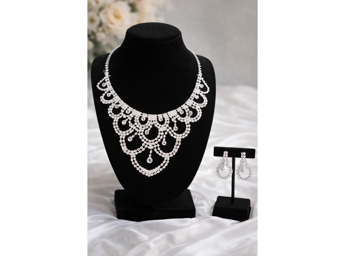 Gümüş Renk Taş Detaylı Abiye Set