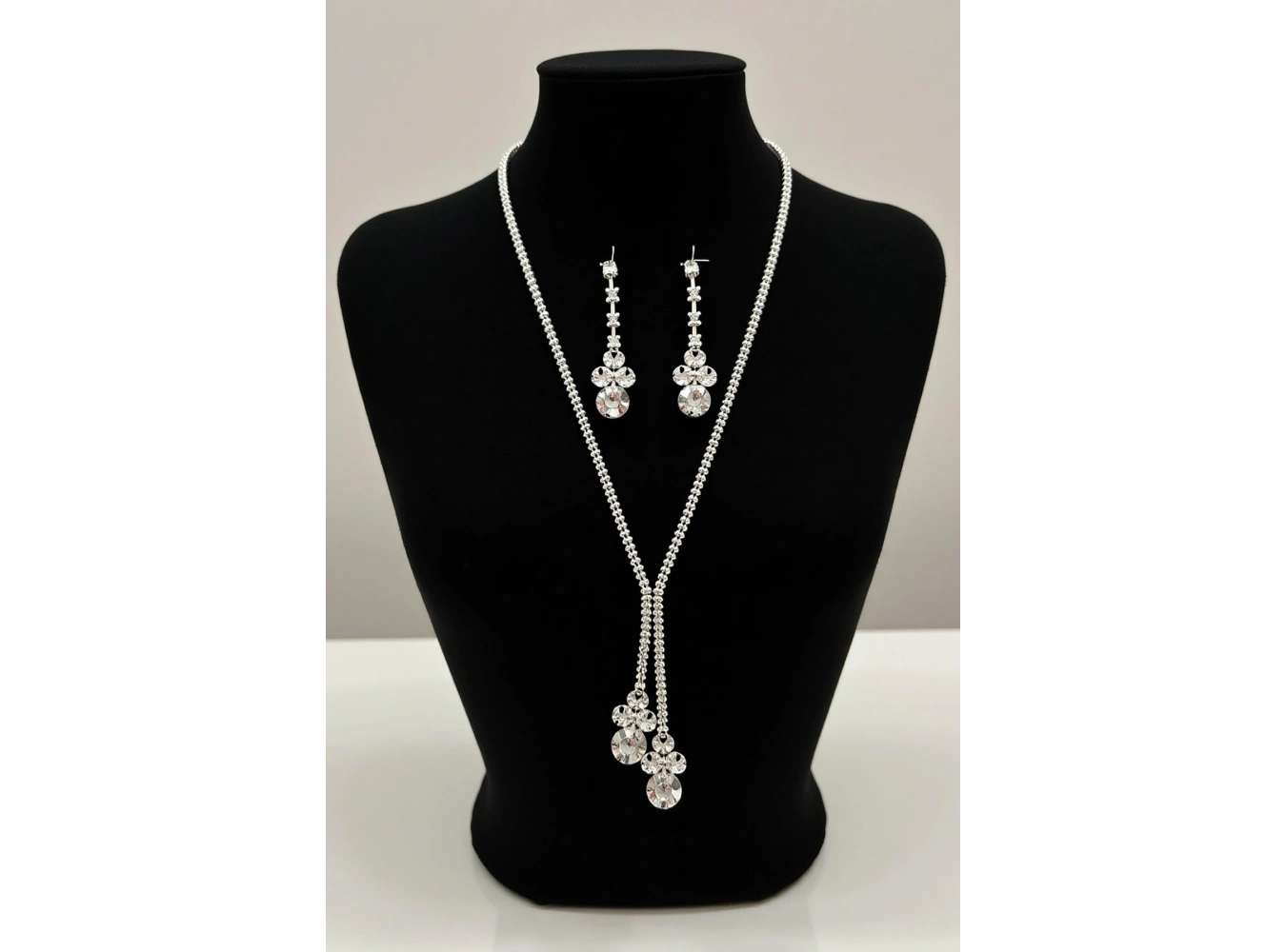 Gümüş Renk Taş Detaylı Abiye Set