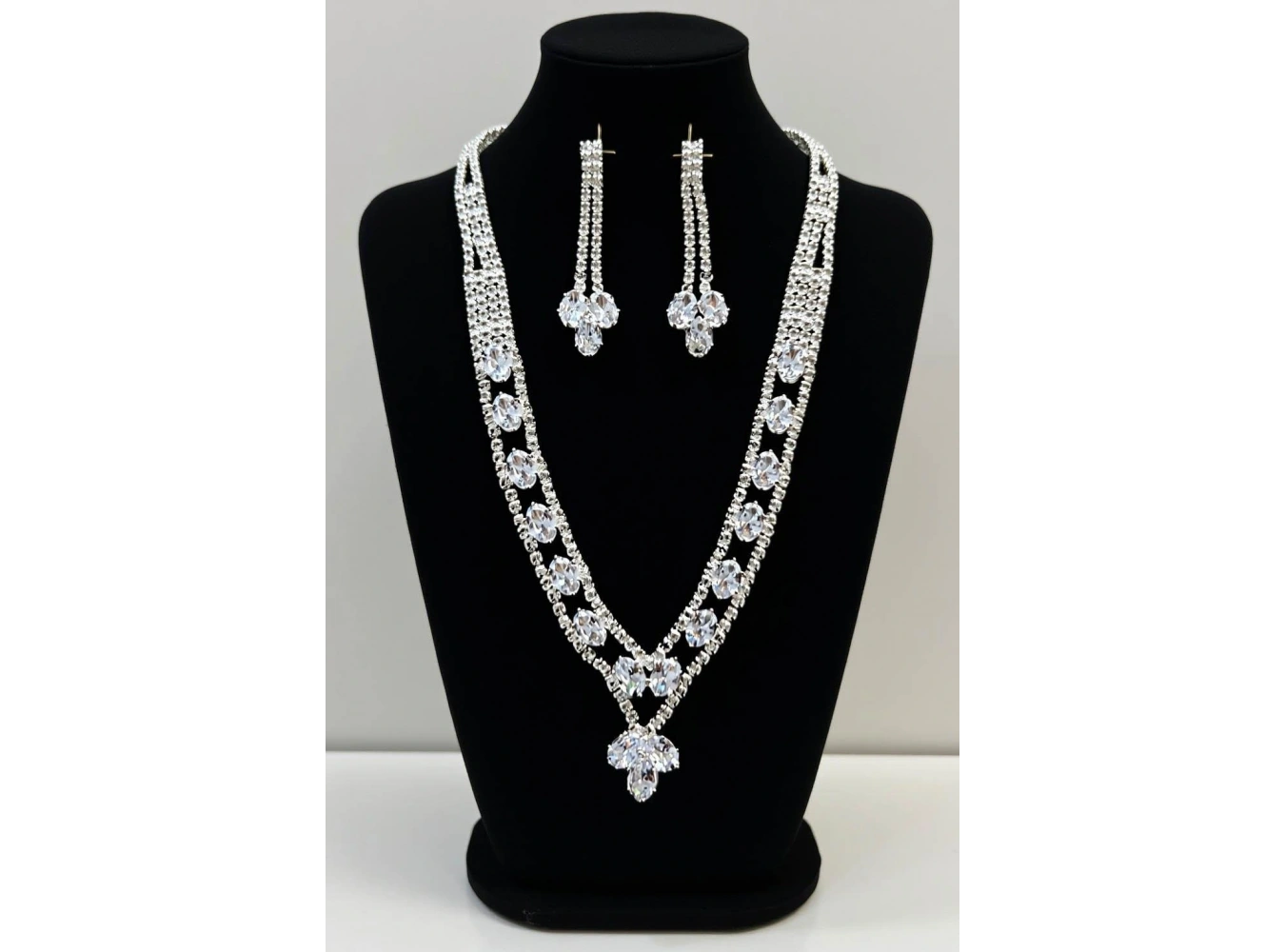 Gümüş Renk Taş Detaylı Abiye Set