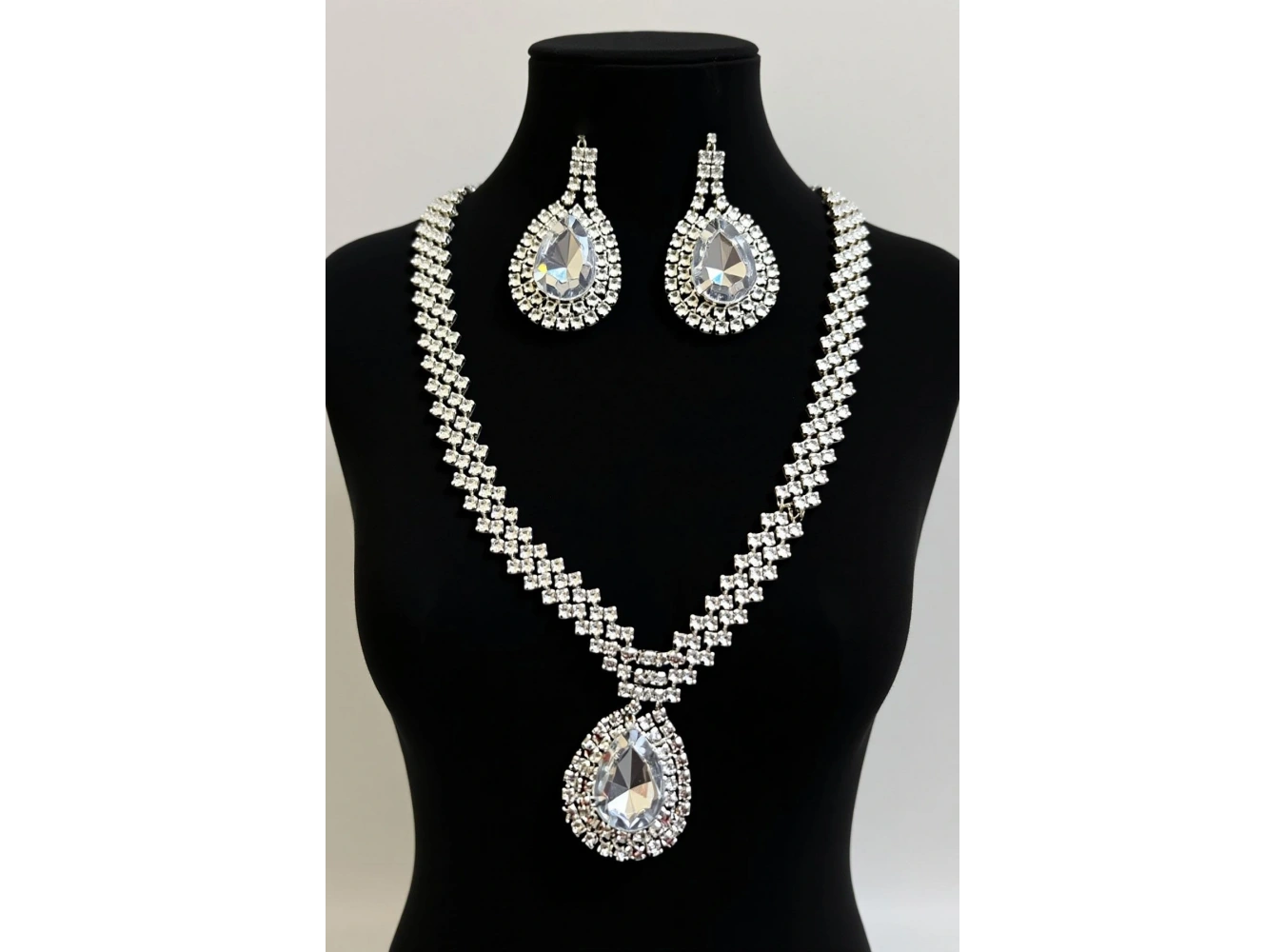 Gümüş Renk Taş Detaylı Abiye Set