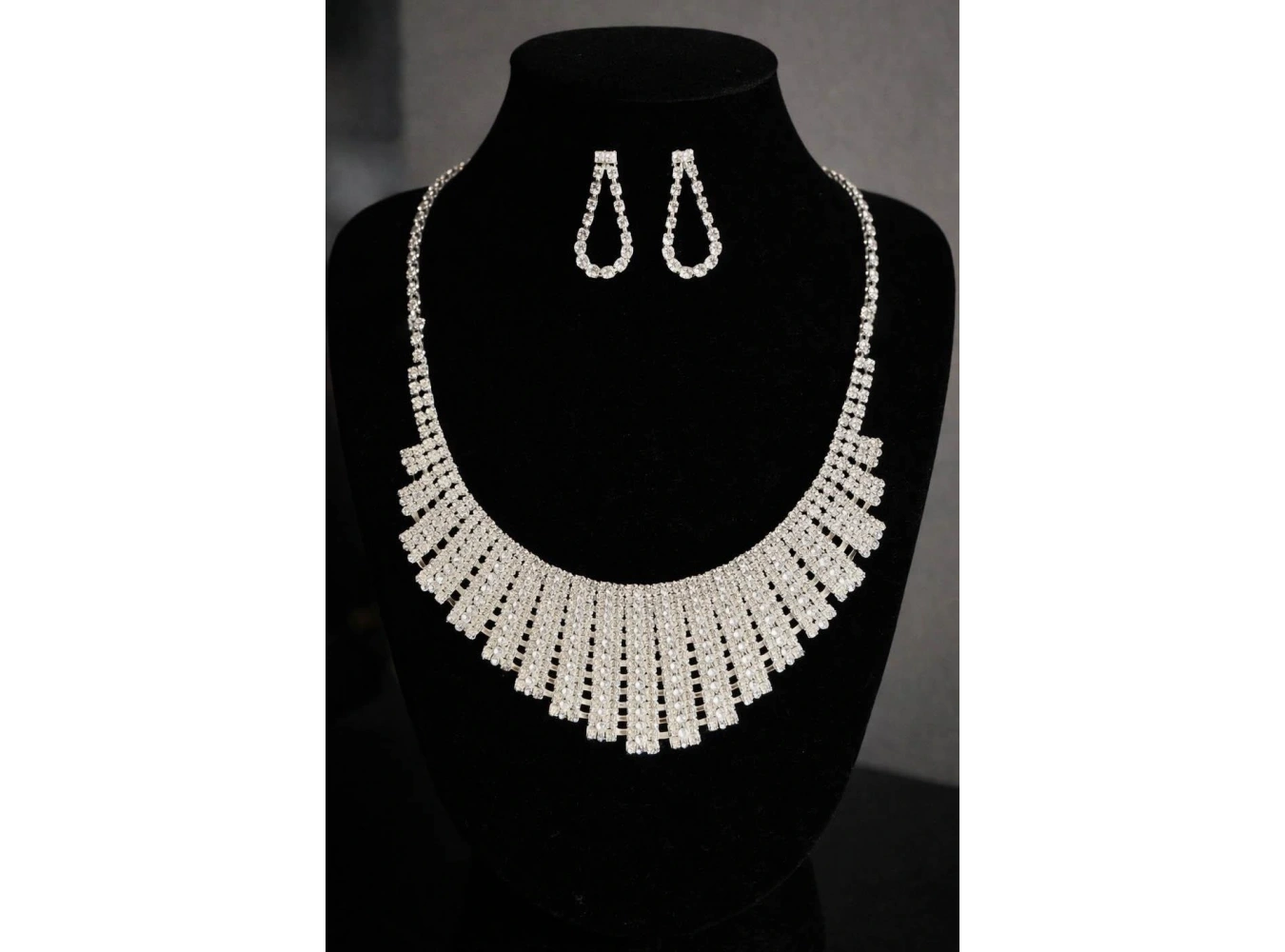 Gümüş Renk Taş Detaylı Abiye Set