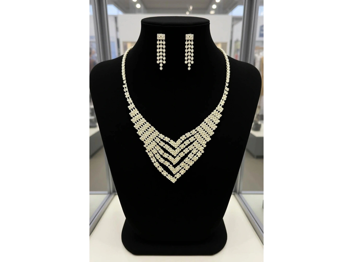 Gümüş Renk Taş Detaylı Abiye Set