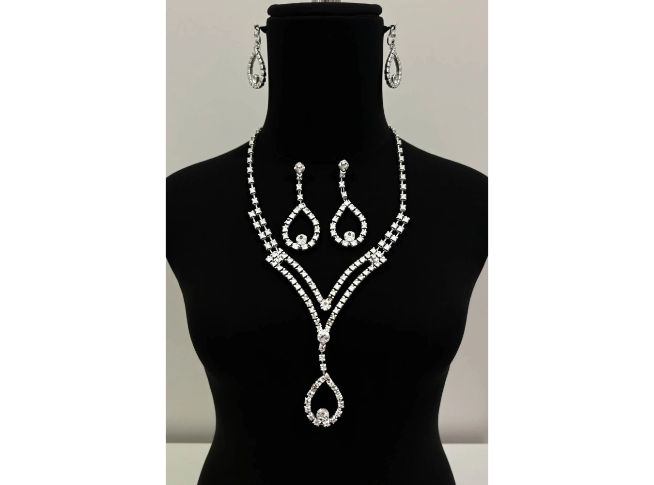 Gümüş Renk Taş Detaylı Abiye Set