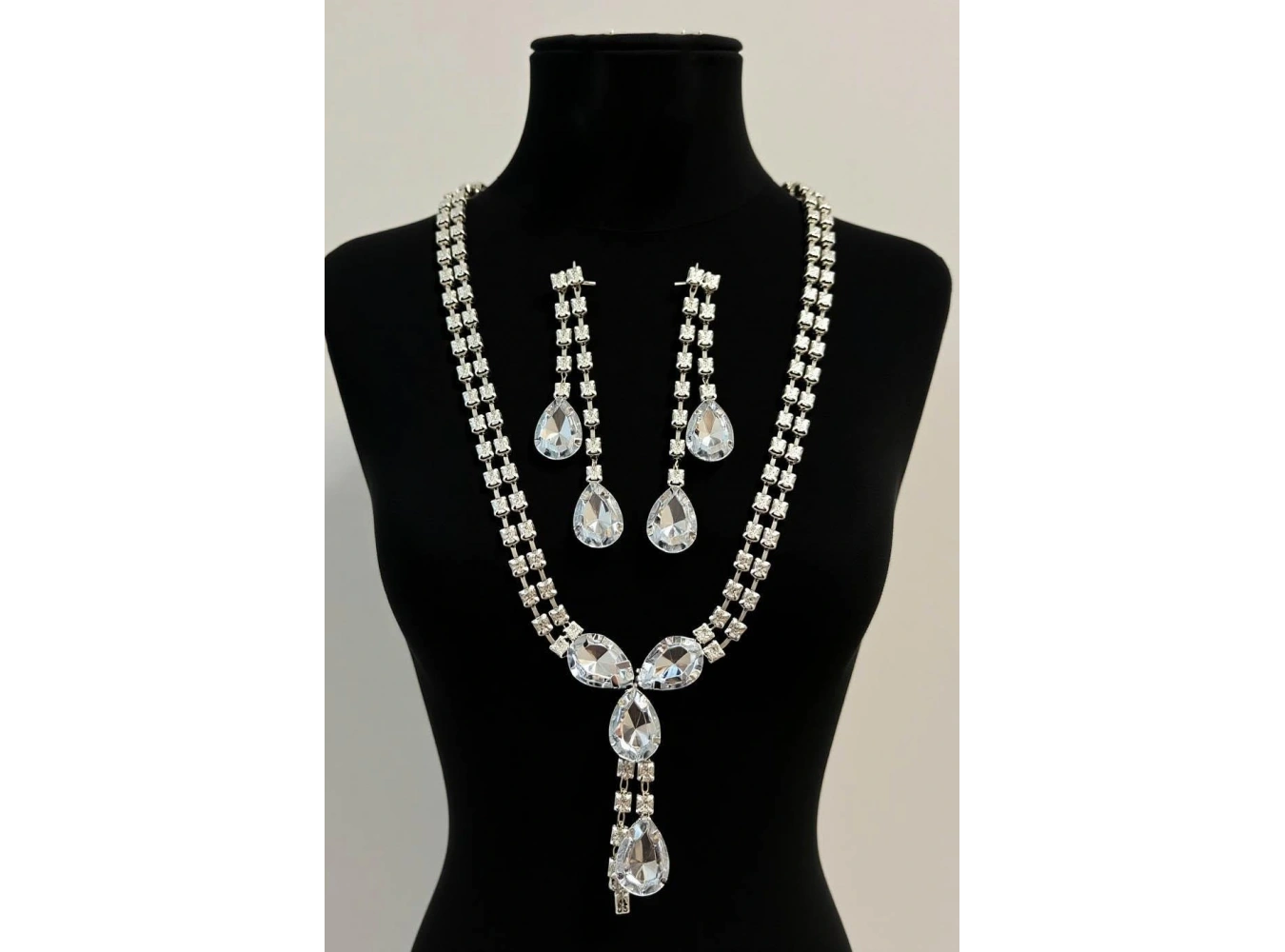 Gümüş Renk Taş Detaylı Abiye Set