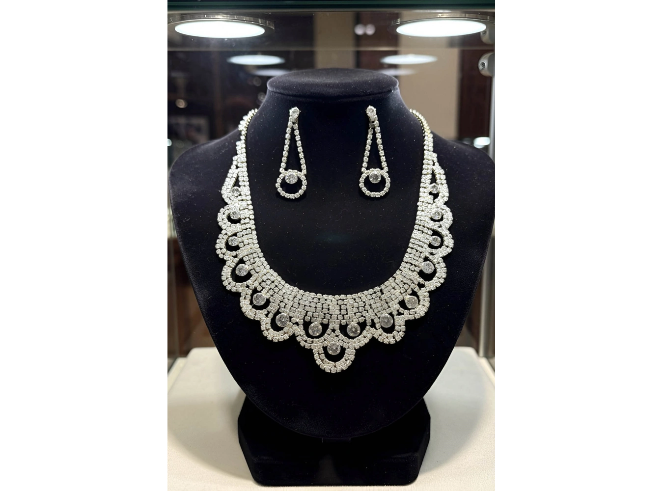 Gümüş Renk Taş Detaylı Abiye Set