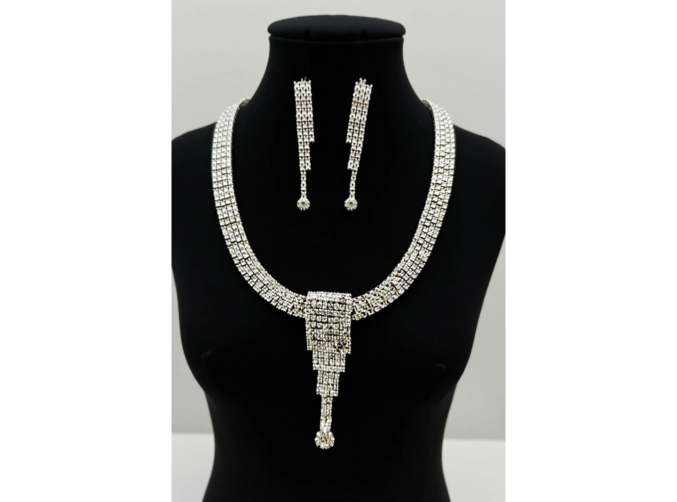 Gümüş Renk Taş Detaylı Abiye Set